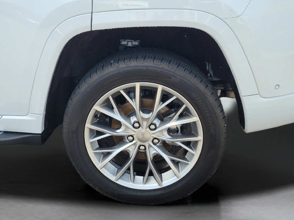 Used 2023 Jeep Grand Cherokee Summit RWD image 31