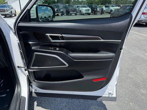 Used 2023 Kia Telluride LX FWD image 24