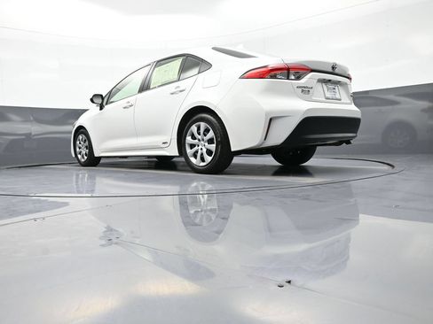Certified 2024 Toyota Corolla LE AWD/4WD image 30