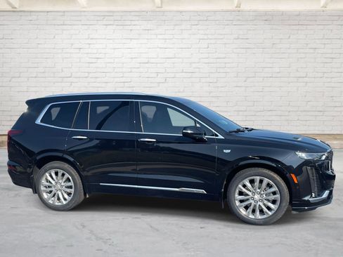 Certified 2023 Cadillac XT6 Premium Luxury w/ Platinum Package image 15