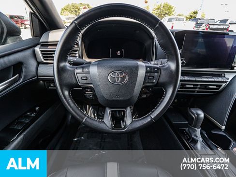 Used 2025 Toyota Camry SE image 30