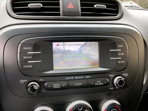 Used 2016 Kia Soul + image 22