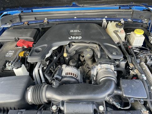 Used 2021 Jeep Gladiator Sport AWD/4WD image 40
