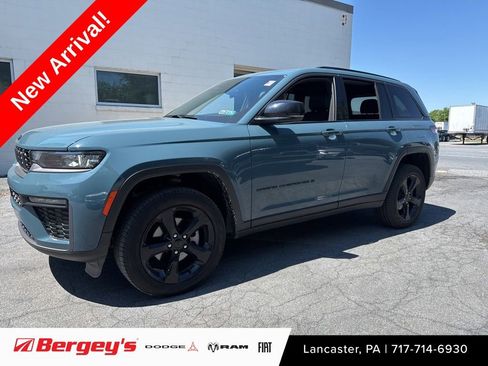 Used 2026 Jeep Grand Cherokee Limited w/ Limited Altitude Package AWD/4WD image 1