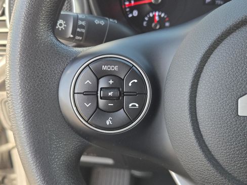 Used 2022 Kia Soul LX w/ Technology Package image 15
