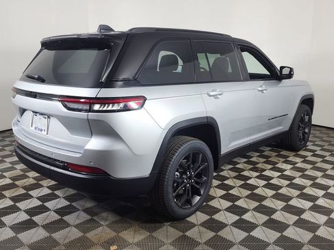 New 2025 Jeep Grand Cherokee Limited w/ Trailer Tow Package image 8