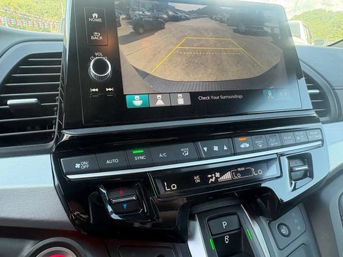 Used 2025 Honda Odyssey Sport-L image 12