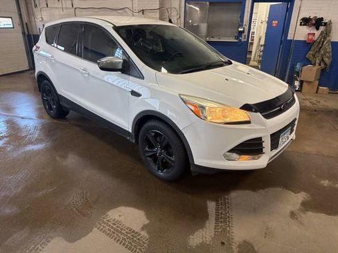 Used 2014 Ford Escape SE image 3