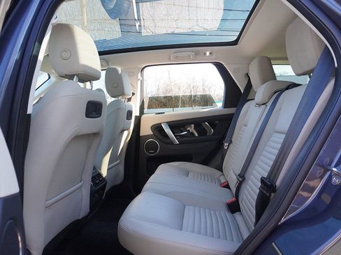 Used 2024 Land Rover Discovery Sport S image 40