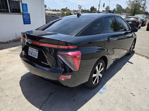 Used 2018 Toyota Mirai FWD image 14