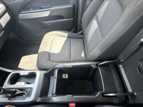 Used 2018 Chevrolet Colorado LT w/ LT Convenience Package RWD image 21