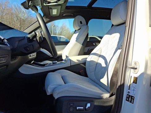 Certified 2025 BMW X5 xDrive40i w/ Parking Assistance Package image 13