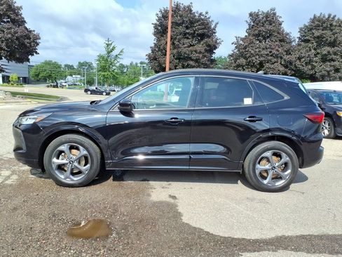 Used 2023 Ford Escape ST-Line Select w/ Tech Pack #1 AWD/4WD image 2