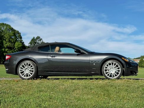 Used 2010 Maserati GranTurismo Convertible RWD image 5