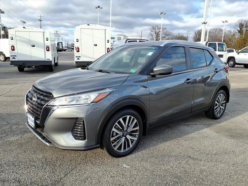 Used 2024 Nissan Kicks SV image 8