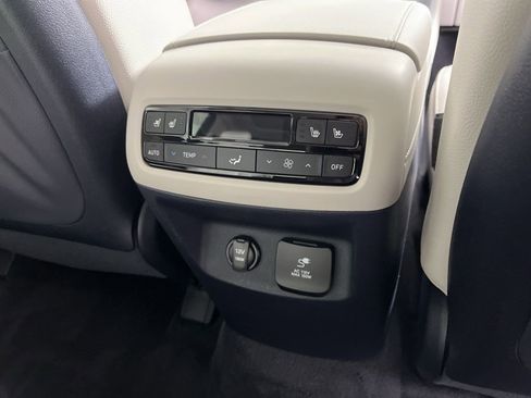 Used 2024 Hyundai Palisade Limited image 9