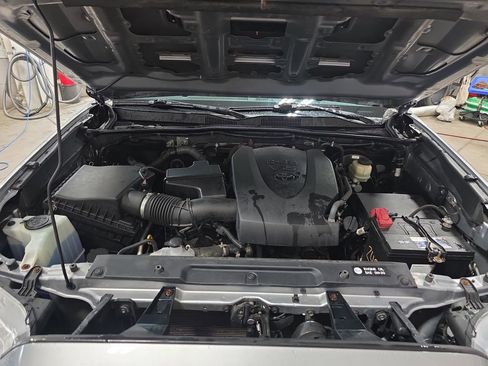 Used 2016 Toyota Tacoma TRD Sport w/ Towing Package image 34