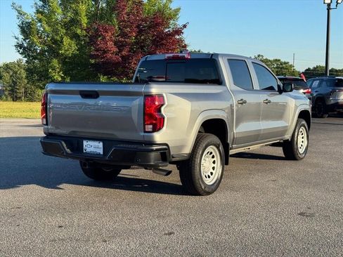Used 2025 Chevrolet Colorado W/T w/ Advanced Trailering Package RWD image 3