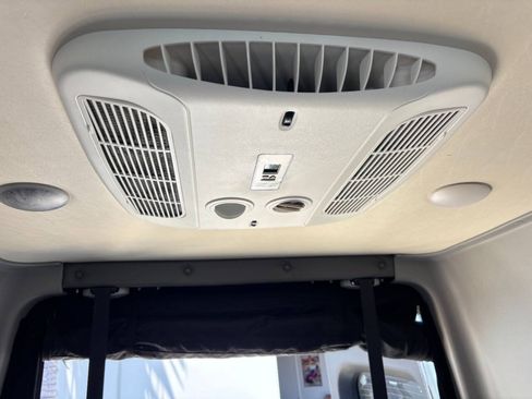 Used 2020 Mercedes-Benz Sprinter 2500 image 32