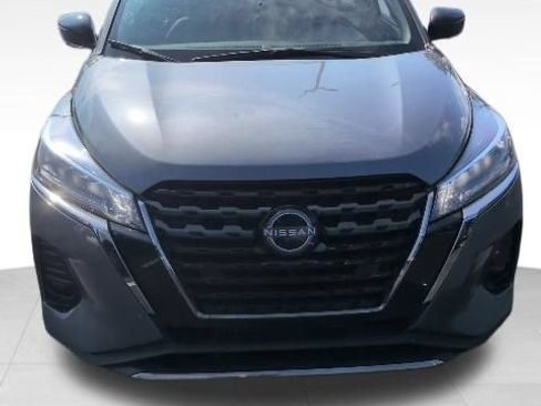 Used 2023 Nissan Kicks SR FWD image 2