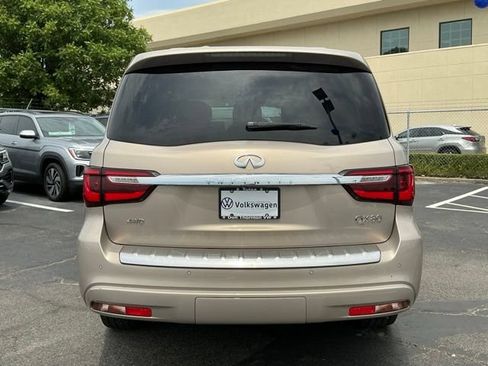 Used 2021 INFINITI QX80 Luxe w/ All-Season Package AWD/4WD image 4
