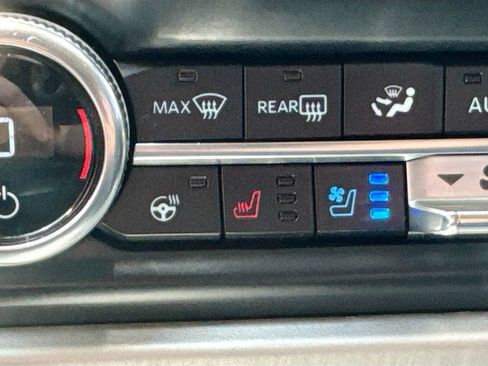 Used 2022 Ford Expedition XLT RWD image 24