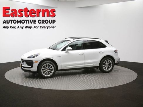 Used 2023 Porsche Macan T w/ Premium Package Plus image 60