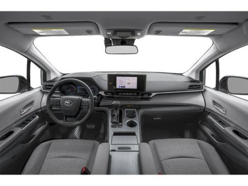 Used 2025 Toyota Sienna LE FWD image 7