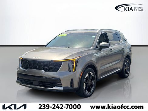 Certified 2026 Kia Sorento EX FWD image 3