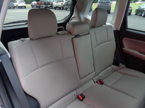 Used 2018 Subaru Forester 2.5i Limited AWD/4WD image 16