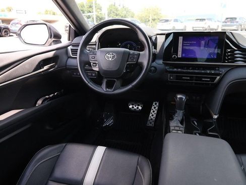 Used 2025 Toyota Camry SE FWD image 24