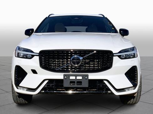 Used 2024 Volvo XC60 B5 Ultimate image 4