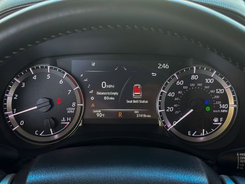 Used 2023 Toyota Highlander LE AWD/4WD image 6
