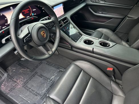 Used 2022 Porsche Taycan 4S image 4