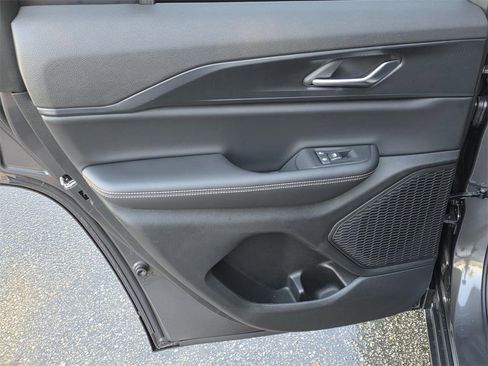 New 2025 Jeep Grand Cherokee Altitude image 31