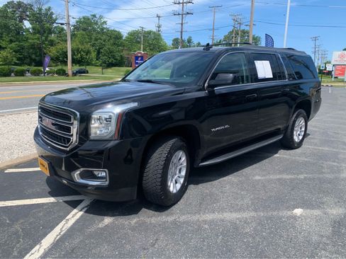 Used 2018 GMC Yukon XL SLT AWD/4WD image 3
