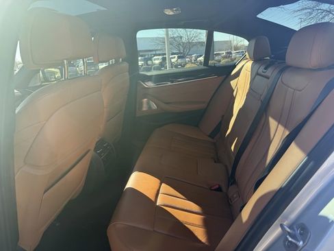 Used 2018 BMW 530e xDrive image 10