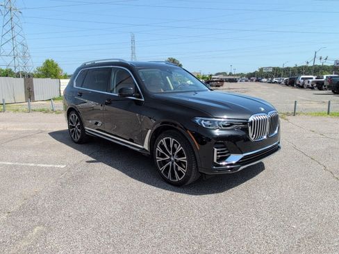 Used 2022 BMW X7 xDrive40i w/ Premium Package AWD/4WD image 8