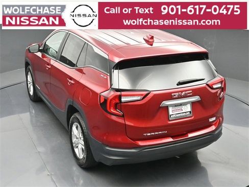 Used 2023 GMC Terrain SLE image 32
