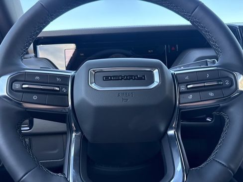New 2026 GMC Yukon Denali w/ LPO, Floor Liner Package AWD/4WD image 21