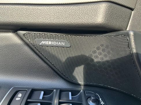 Used 2016 Jaguar XF S image 15