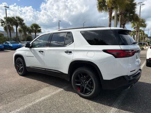 Used 2023 Chevrolet Traverse Premier w/ Redline Edition FWD image 17