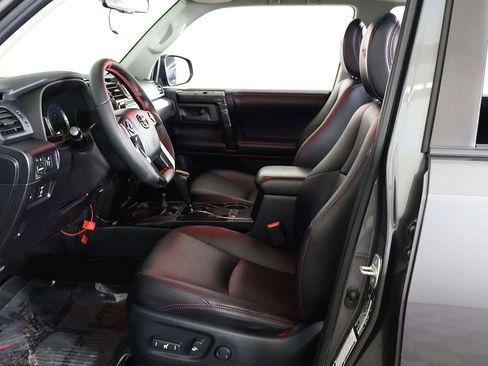 Used 2018 Toyota 4Runner TRD Off-Road Premium image 28