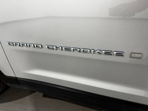 Used 2023 Jeep Grand Cherokee 4WD 4xe image 32