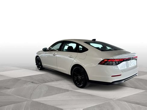 Used 2025 Honda Accord SE image 6
