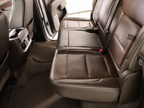 Used 2024 GMC Sierra 3500 Denali image 13