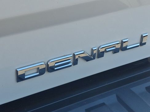 Used 2018 GMC Sierra 1500 Denali w/ Denali Ultimate Package AWD/4WD image 30