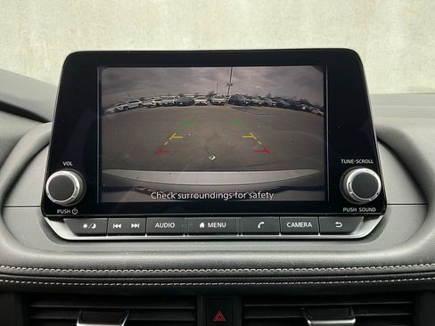 Used 2025 Nissan Rogue SV image 31