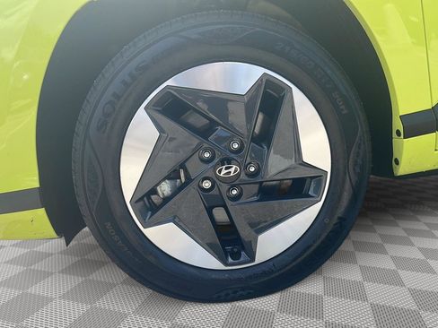 Used 2024 Hyundai Kona SE FWD image 9