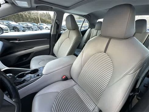 Used 2023 Toyota Camry SE image 16